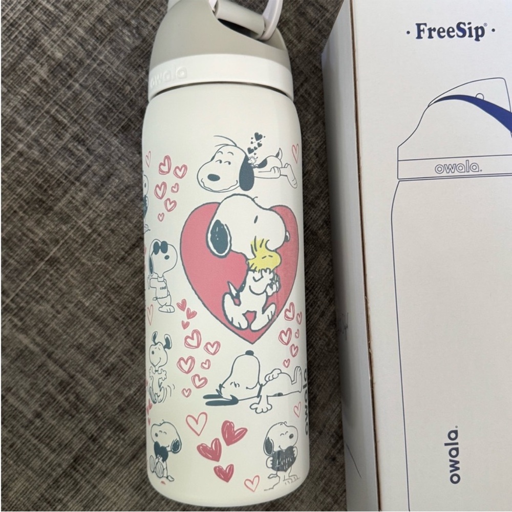 Owala FreeSip Snoopy Heart Stainless Water Bottle - White with Pink Accents